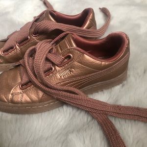 LIKE NEW PUMA shoes!! :)